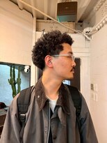 ビーバイエイトジェンツ(Bee by EIGHT GENTS)&nbsp;刈り上げセンターパート/波巻きツイストスパイラル/心斎橋