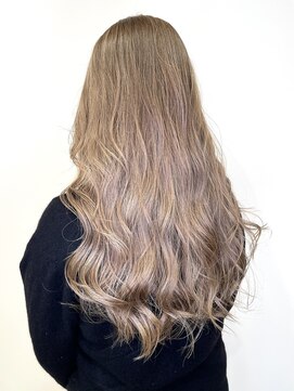 エヌフォーシー(N4C) 【N4C】彩度で差をつけるベージュ系グラデーションカラー