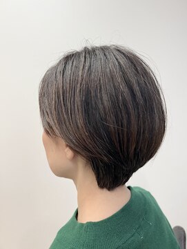 アンドデイ(&DAY) 耳かけショートボブ