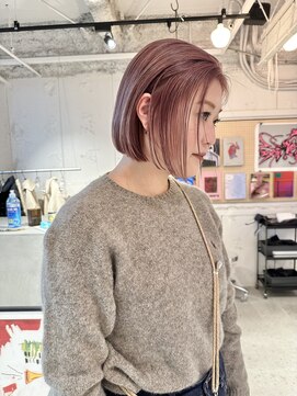 ルーム(Loom.) くすみピンク ミニボブ 切りっぱなしボブ ピンクカラー 暖色
