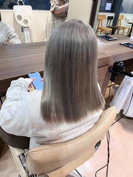 ヘアサロン アウラ(hair salon aura) グレージュカラーダブルカラーインナーカラーケアブリーチ