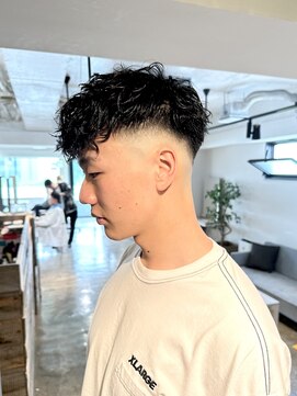 ザ オーダー(THE ORDER) スペインカールパーマスキンフェードカットメンズパーマ