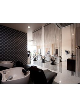 ≪いつも頑張っている自分へのご褒美に♪≫極楽のヘッドスパで頭皮の汚れを落とし、健康な髪へ…。