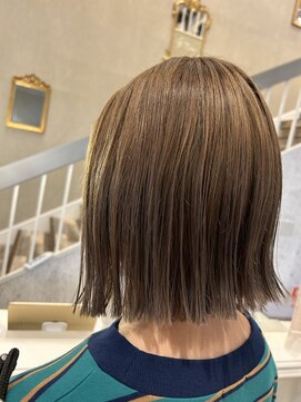 リノ カルバリ(Lino Calbari) ミルクティーボブ