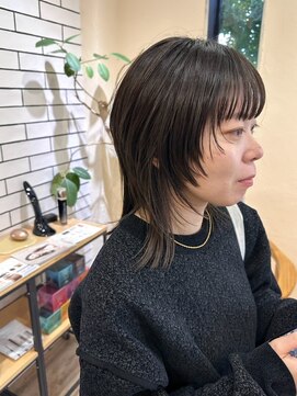 シフト(SHEEFT) 20代30代40代大人かわいいハイレイヤー小顔カット