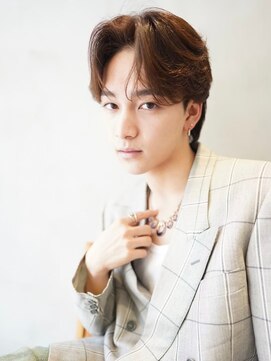 ニコ トウキョウ ロジック(nico TOKYO Logic) センターパートニュアンスパーマフェザーパーマ