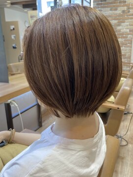 ヴィサージュクルー(VISAGE crew) 丸きデザインされたグラデーションボブ！