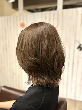 アンプリュス リアン(1+ Unplus lien) ミディアムオリーブベージュくびれヘアレイヤーカット/亀戸