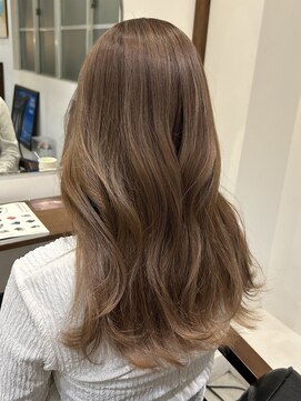 ルイ(ROUIS produced by LUCK 津田沼) ミルクティーグレージュ/ハイライト/白髪ぼかしハイライト