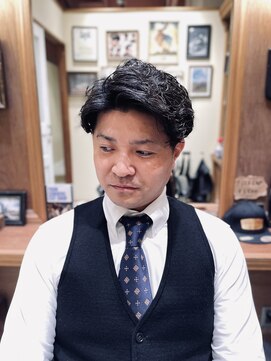 フォーコーナーズ(Four Corners) 大人スキンフェードツーブロック刈り上げマンバン30代40代