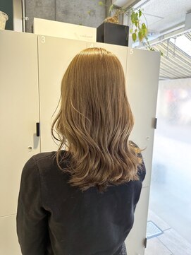 アース 高円寺店(HAIR & MAKE EARTH) ヘーゼルベージュ〔@x__xrn03 〕