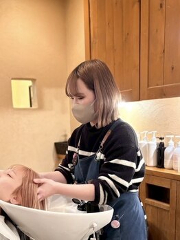 ワームス(warmth)の写真/贅沢なリラックスタイムと血行促進で美髪へと導きます♪日々の疲れを癒す至福のひととき◎