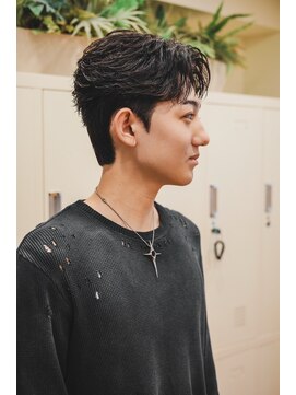 ルーストデラックス 京都河原町三条(ROOST dx) MEN’S/リバースセンターパート/ニュアンスパーマ/河原町