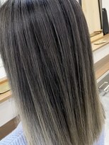 ランプ(Lamp)&nbsp;くびれレイヤー  白髪染め＆白髪ぼかし/縮毛矯正と髪質改善UP