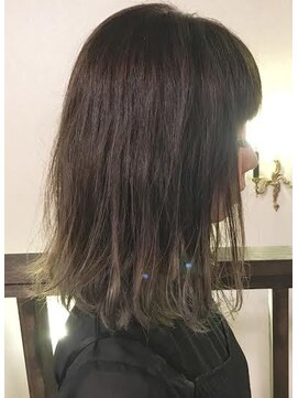 ロイ プラスアティック(roi ＋attic) 谷町６丁目美容室◆異空間美容室roi◇