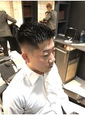 ショートレイヤーワイルドツーブロックビジネスフェードクロップ