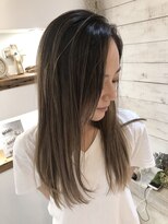 ジュイール(Jouir)&nbsp;柔らかモノトーンバレイヤージュ