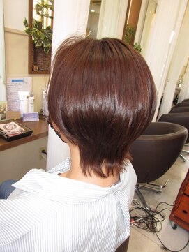 コアフィールフィス(COIFFURE fils) 《見附 今町》女子 ウルフショート 外はね