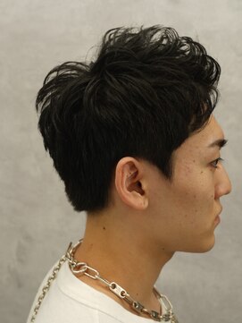クロムトウキョウ ザ バーバー ネオン 新宿店(CHROM TOKYO the Barber ne/on) 黒髪アップバングリバースショート