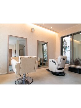 親子でゆったりとしたサロンタイムを過ごしませんか？お子様連れでも周りを気にせず過ごせます♪