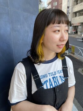 ネイロ 錦糸町(NeiRo) インナーカラーイヤリングカラーイエローカラー外ハネミディアム