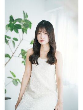 メゾンカラン(MAISON CALIN) 暗髪ツヤカラーで大人可愛いロングスタイル