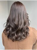 マロンベージュ 赤み消しカラー 巻き髪セミロング ツヤ髪