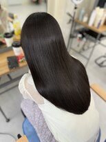 エミン(emyn) 髪が変わる【美髪革命】艶髪/髪質改善/縮毛矯正/代々木