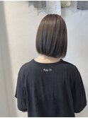 切りっぱなしボブ、艶カラー