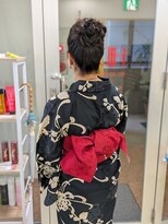 ヒデ美容室&nbsp;高めお団子アレンジ