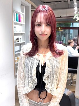 ジゼラ(GISELA) ピンクベージュ レイヤーカット シースルーバング