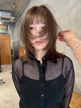 カフネ ジュントス ヨロ(Cafune' juntos YOLO) ブリーチなしダブルカラー/オリーブベージュ/レイヤー