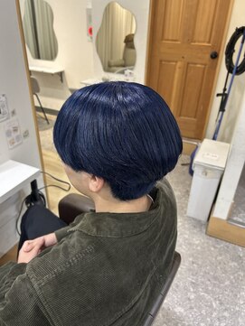アン ブリーチ 大宮駅東口店(UN BLEACH) ブリーチ1回でできるネイビーブルー