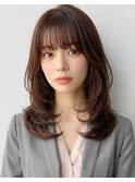 レイヤーカット透明感カラー小顔ヘア前下がりボブ夏カラー