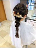 ロングを活かした編み込みスタイル