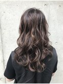 立体感のあるハイライト×ロングウェーブ