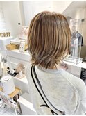 レイヤーボブ くびれ 外ハネ ハイトーン ハイライト