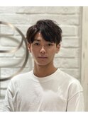 黒髪刈り上げショート