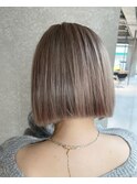 ボブ_切りっぱなしボブグレージュ