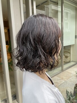 アパートメント オブ ソロン(The Apartment of Solon) 《黒坂》カット＋カラー＋パーマで魅力的なスタイルを実現