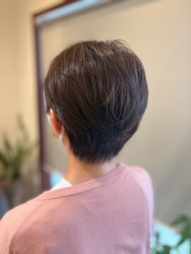 クロス(CROSS) ひし形/後頭部ふんわり/ショート