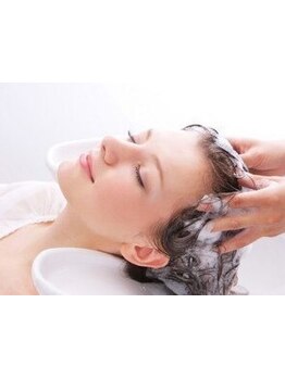 世界中で愛されるケラスターゼ公式サロン☆オーダーメイドケアで、より細かく貴女の髪のお悩みに応えます♪