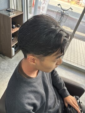 クレオ 福大通り店(CREO) 黒髪×センターパート