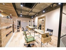 【セット面】　長時間のサロンタイムだからこそ快適な空間を提供します♪