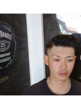 ブルートバーバーショップ(BLUET Barber Shop) ハードパートスタイル