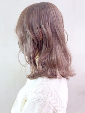 アイティー バイ アルバム 中野店(IT by ALBUM) ベージュミディ_アースカラーくびれヘアツートンカラー_ba320421