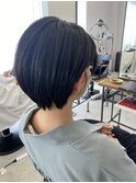 黒髪丸みショート