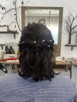 ラウラアンドロー(LAURA&RO) 結婚式や入学式に、アレンジハーフアップ