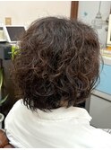 くせ毛ミディアムショートスタイル