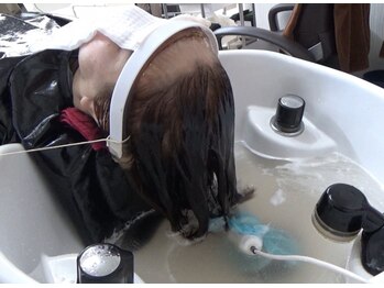 ビューティサロン オオタニの写真/炭酸濃度1000ppm使用した炭酸ヘッドスパで、様々な頭皮トの問題を改善。ハリ、コシのある健康な髪へ。